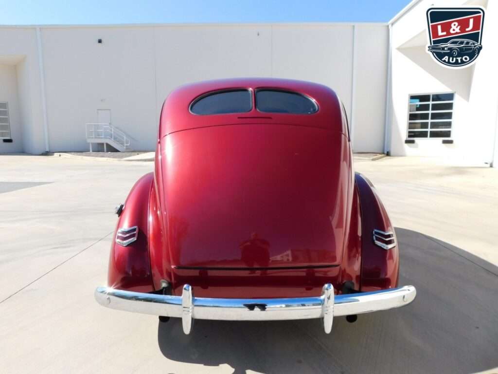 1940 Ford Deluxe
