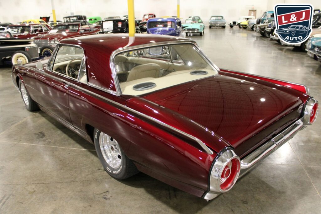 1962 Ford Thunderbird