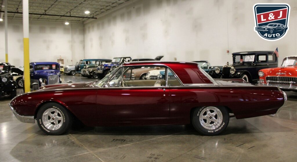 1962 Ford Thunderbird